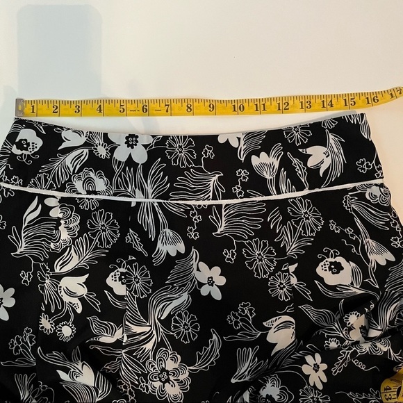 Preview Floral Skirt Size 8 - Picture 6 of 8